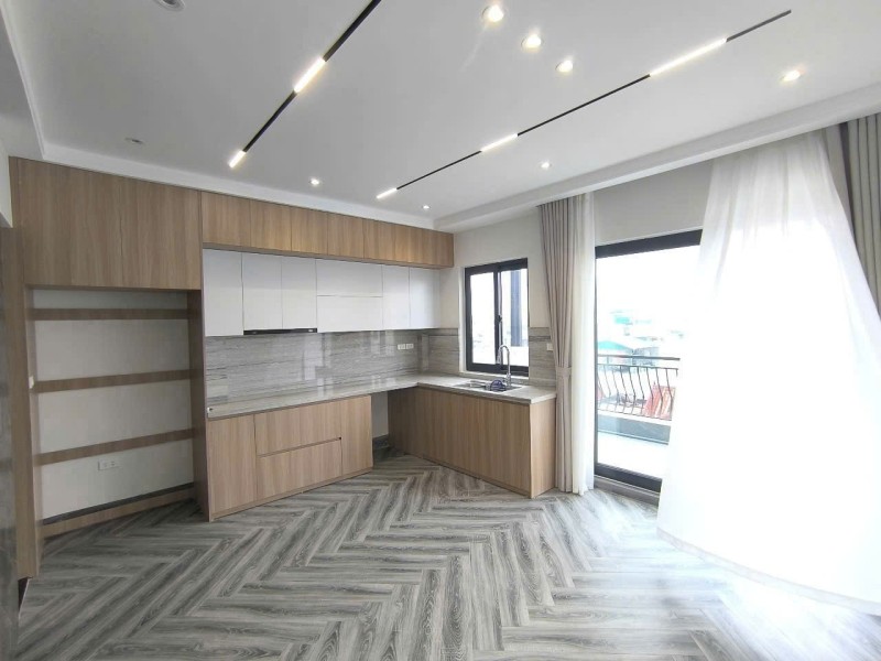 Bán nhà Phố Trạm,Long Biên 6 tầng,40m,mt4.7m oto vào nhà nhỉnh 10 tỷ - Ảnh 3